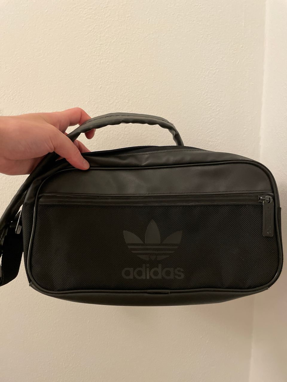 Adidas shoulder bag laukku