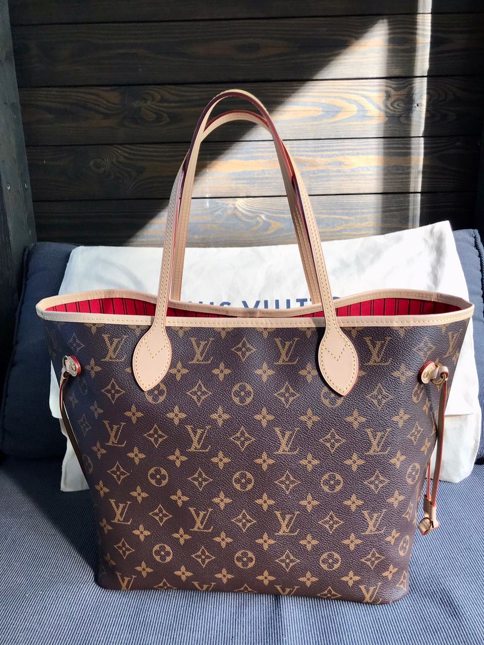 Louis Vuitton Neverfull MM Cerise red lining