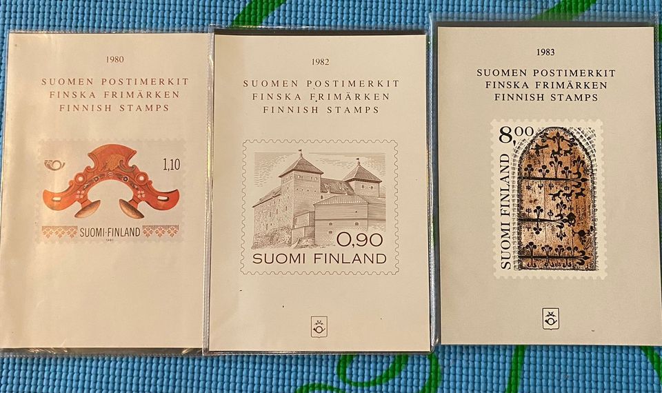 Suomen postimerkit 1980, 1981 ja 1982 sekä kansiot