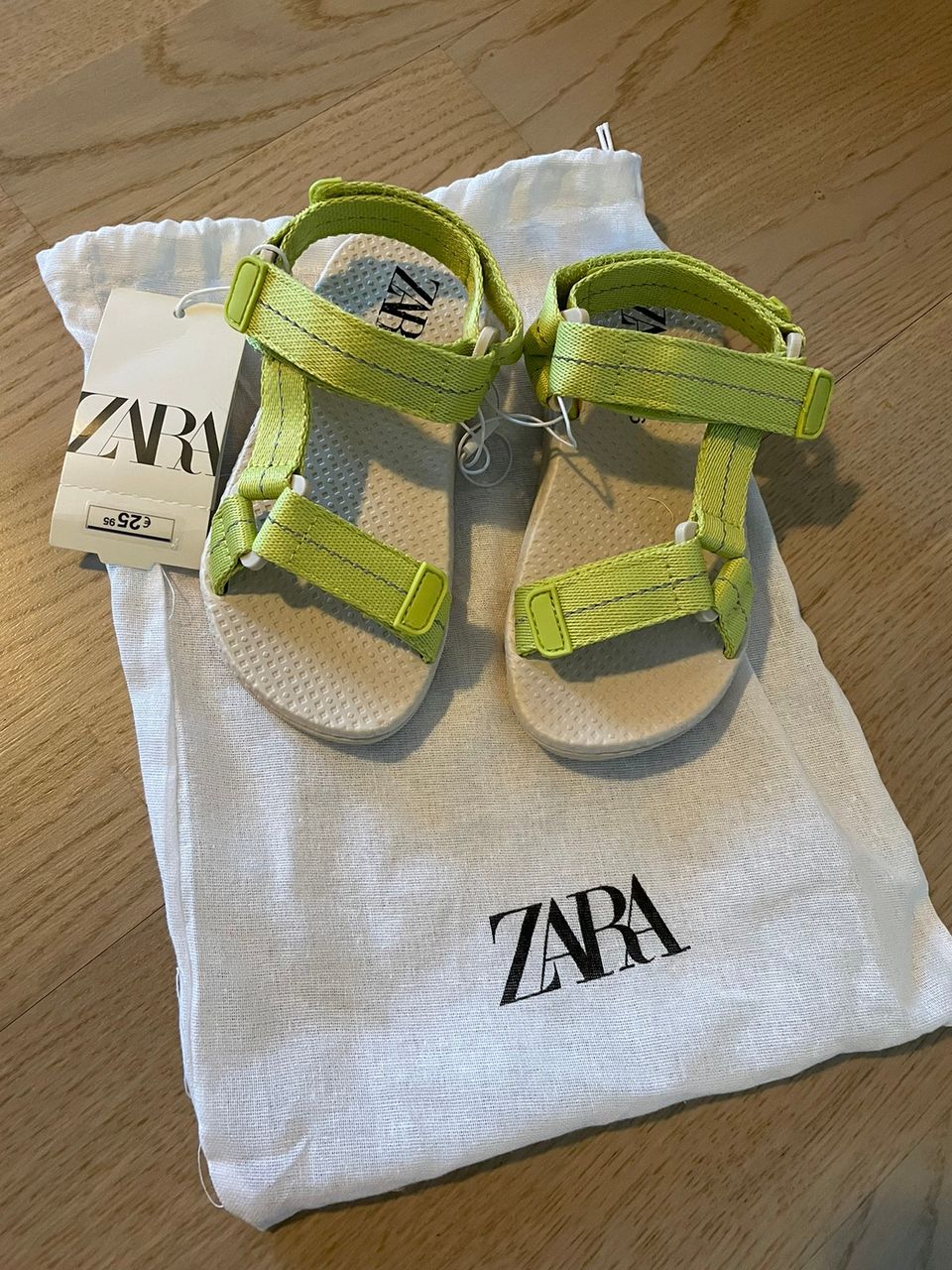 Uudet Zara sandaalit