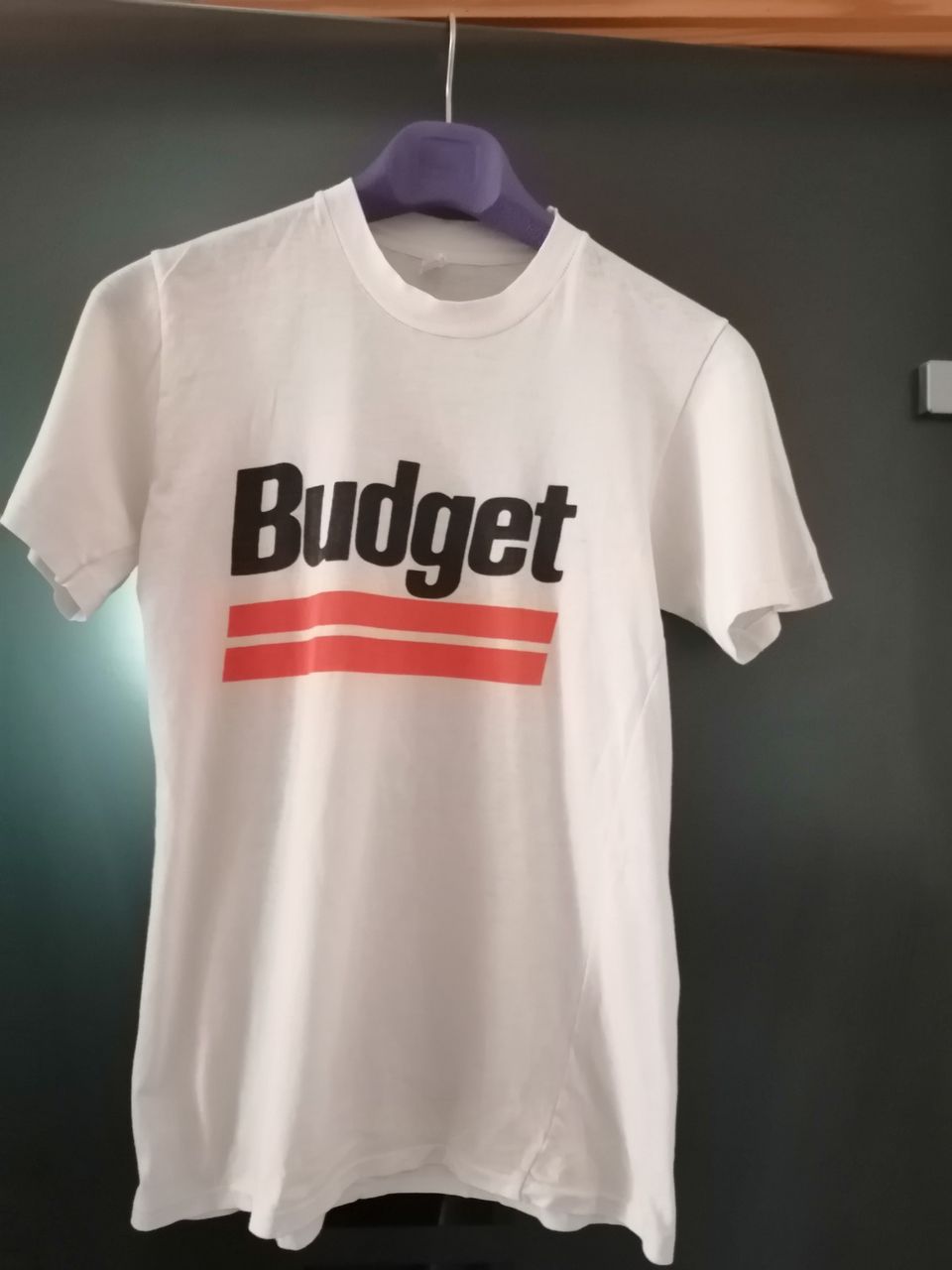 Retro T-Paita Budget