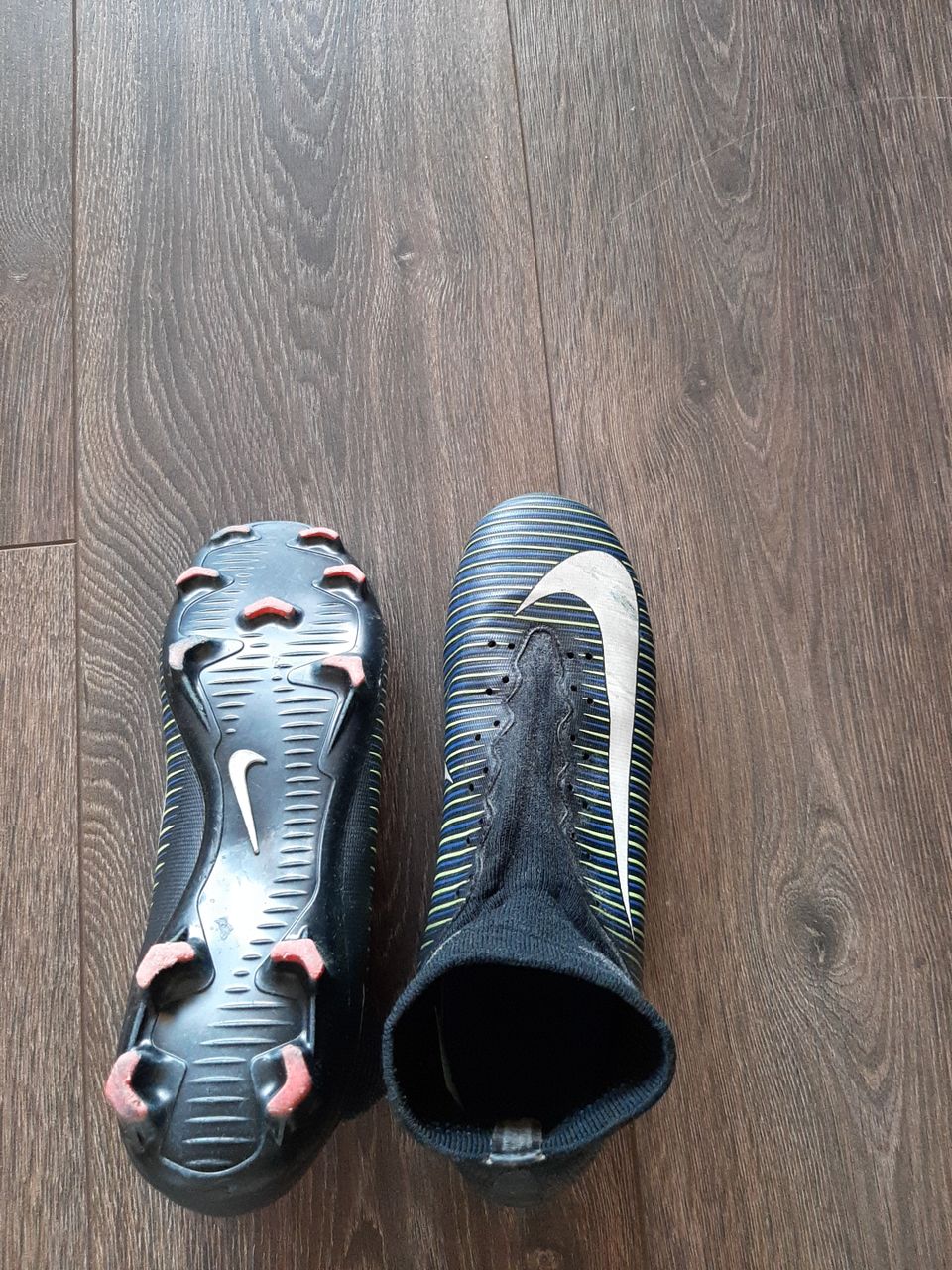 Jalkapallo nappikset Nike mercurial