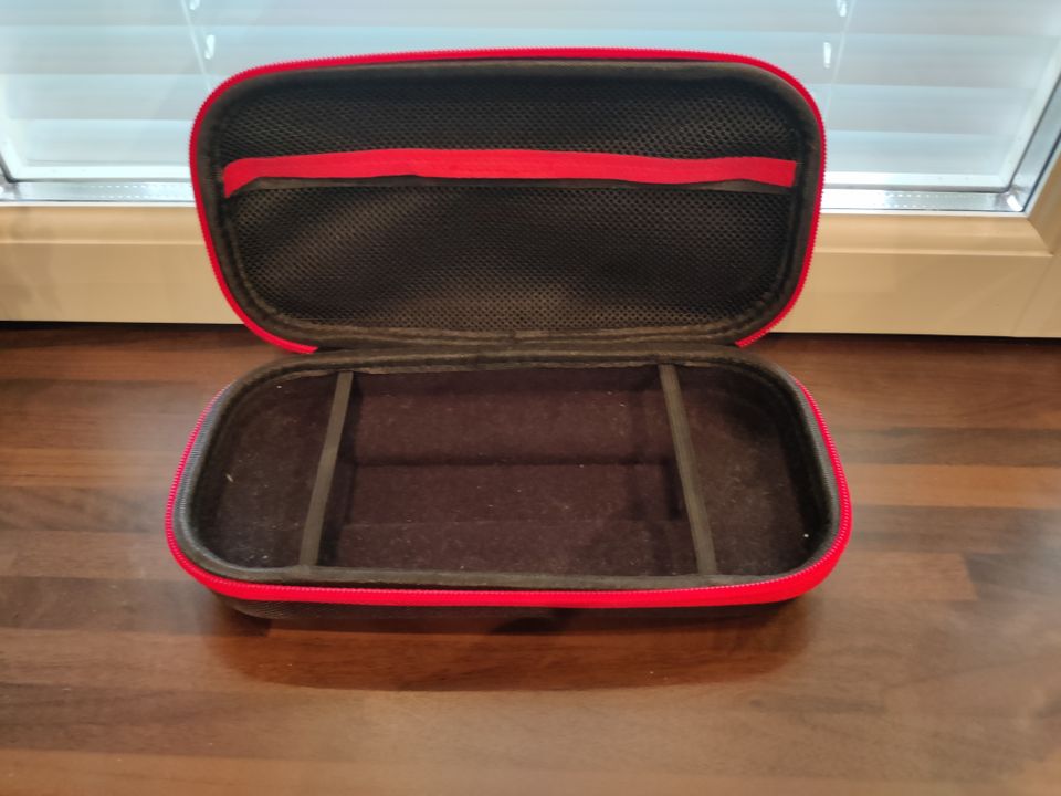 Myydään Vähän käytetty Nintendo switch+kantokotelo