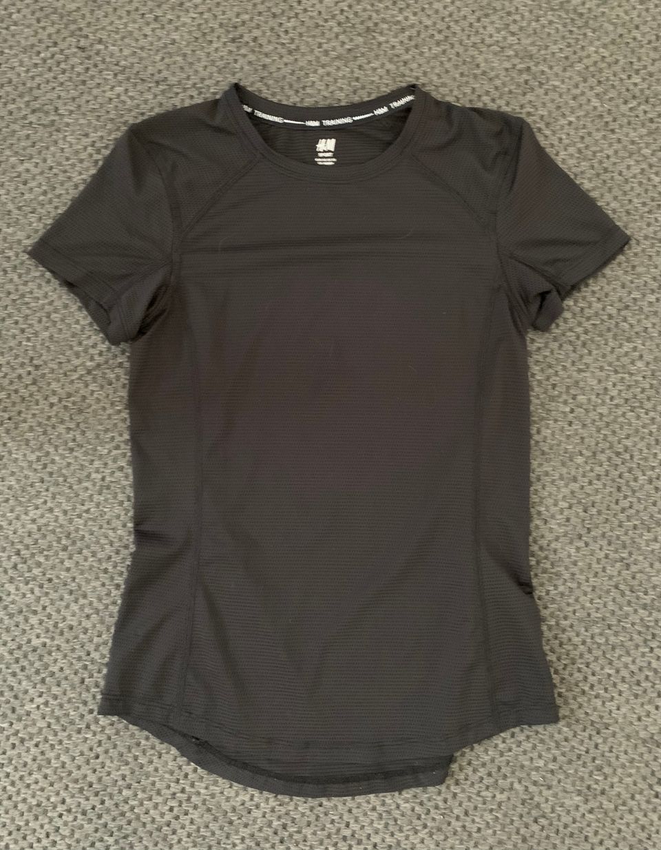 Nike urheiluhousut, H&M musta urheilupaita / housut ja T-paita, koko XS