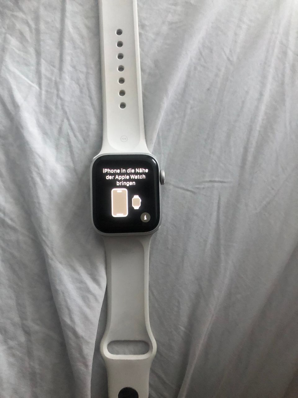 Apple Watch SE + GPS, 40mm