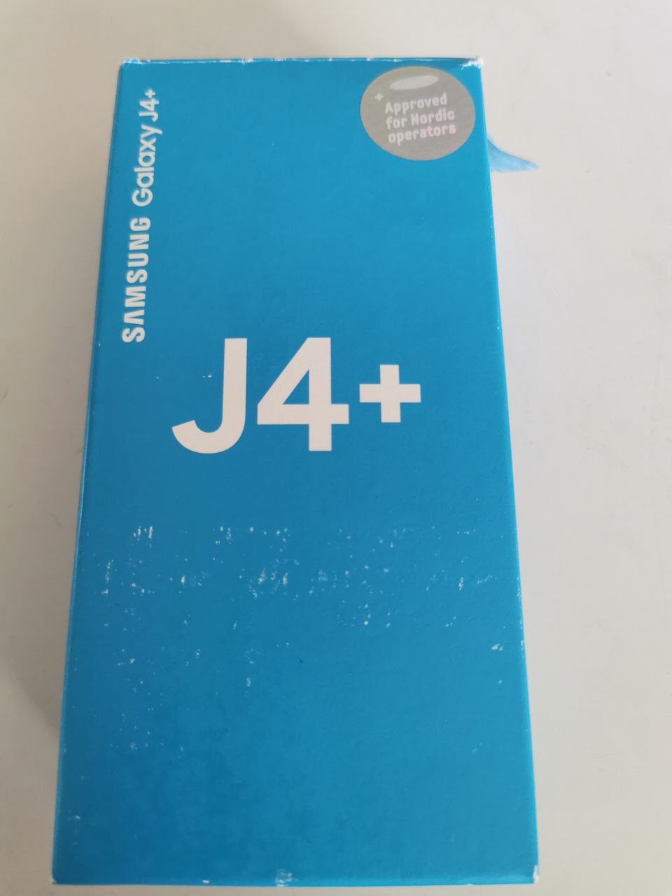 Samsung Galaxy J4+ matkapuhelin kullanvärinen