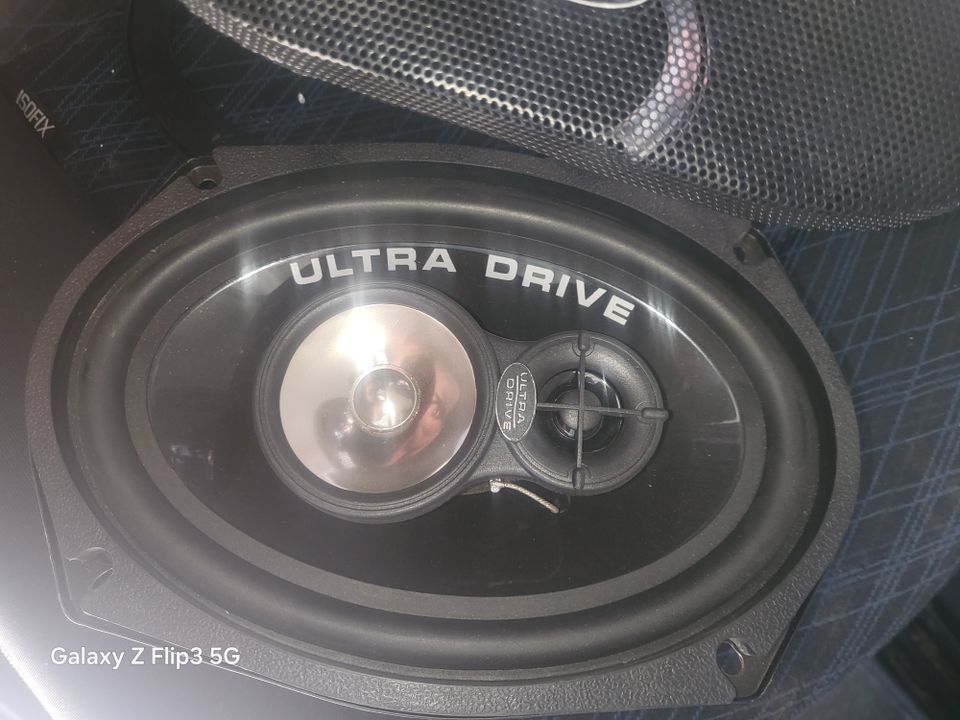 Ultra drive kaiuttimet