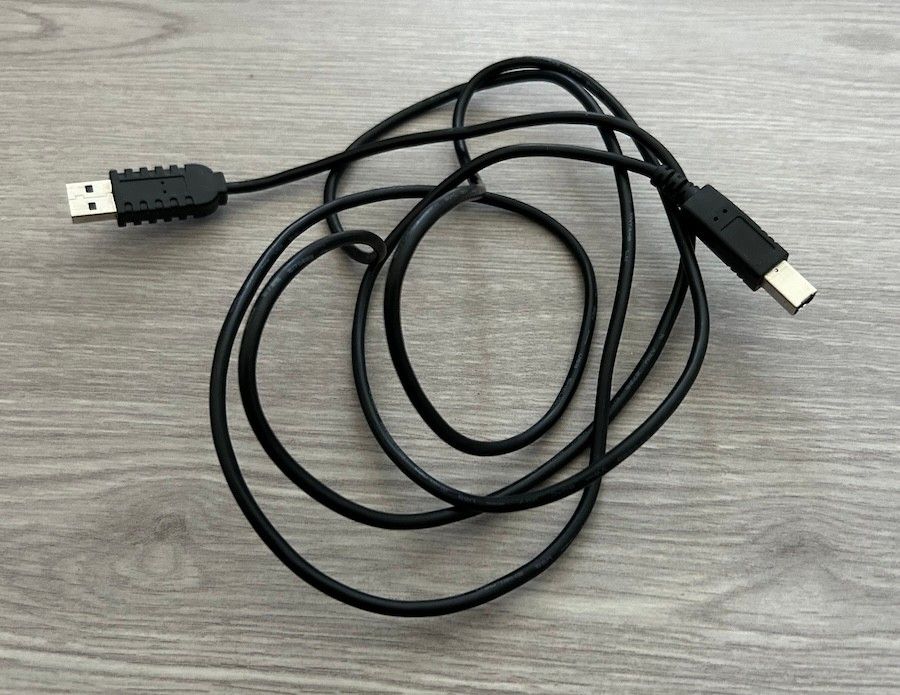 USB-A uros - USB-B uros musta kaapeli