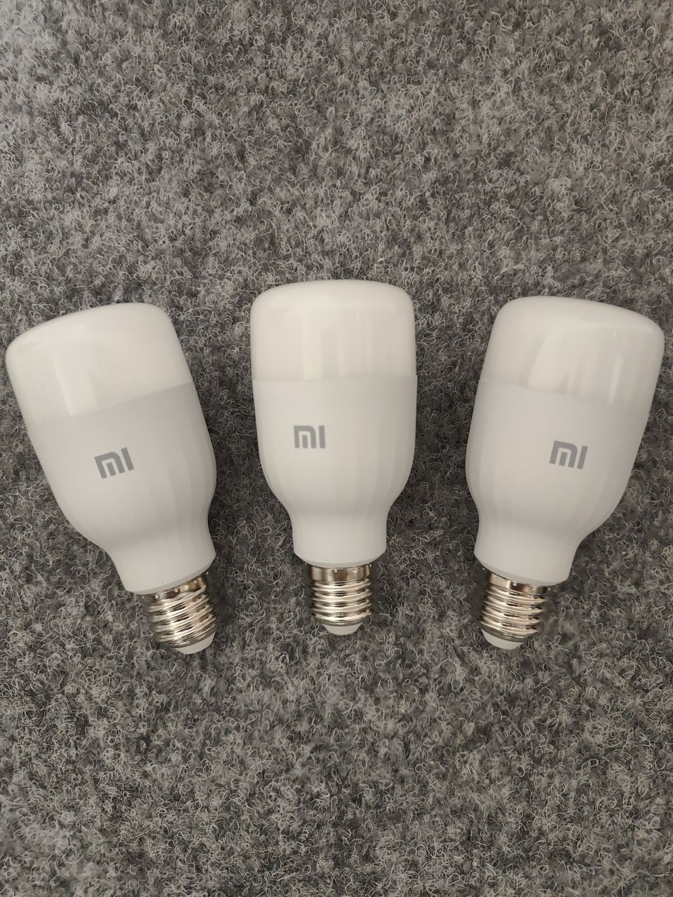 3kpl Xiaomi Mi Smart LED Bulb Essential (White and Color)