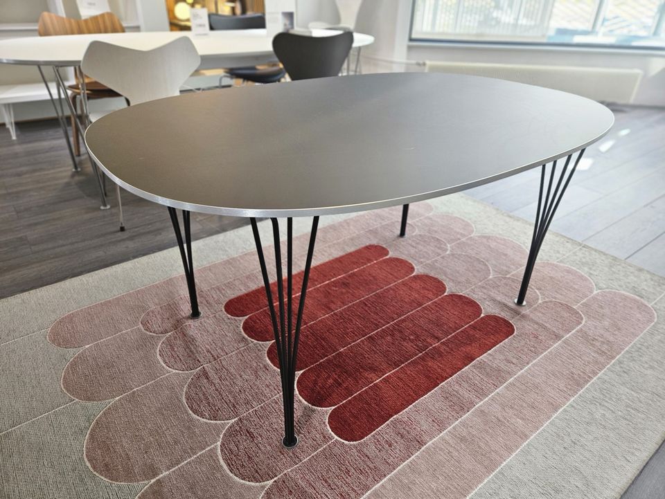 Fritz Hansen Super -ellipsi pöytä 150x100cm ovh. 2499