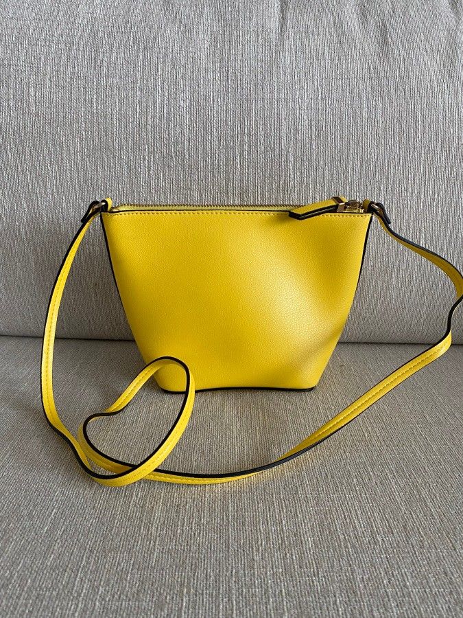 Keltainen laukku H&M