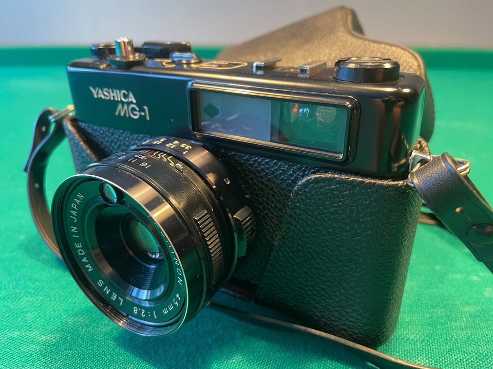 Kamera Yashica MG-1