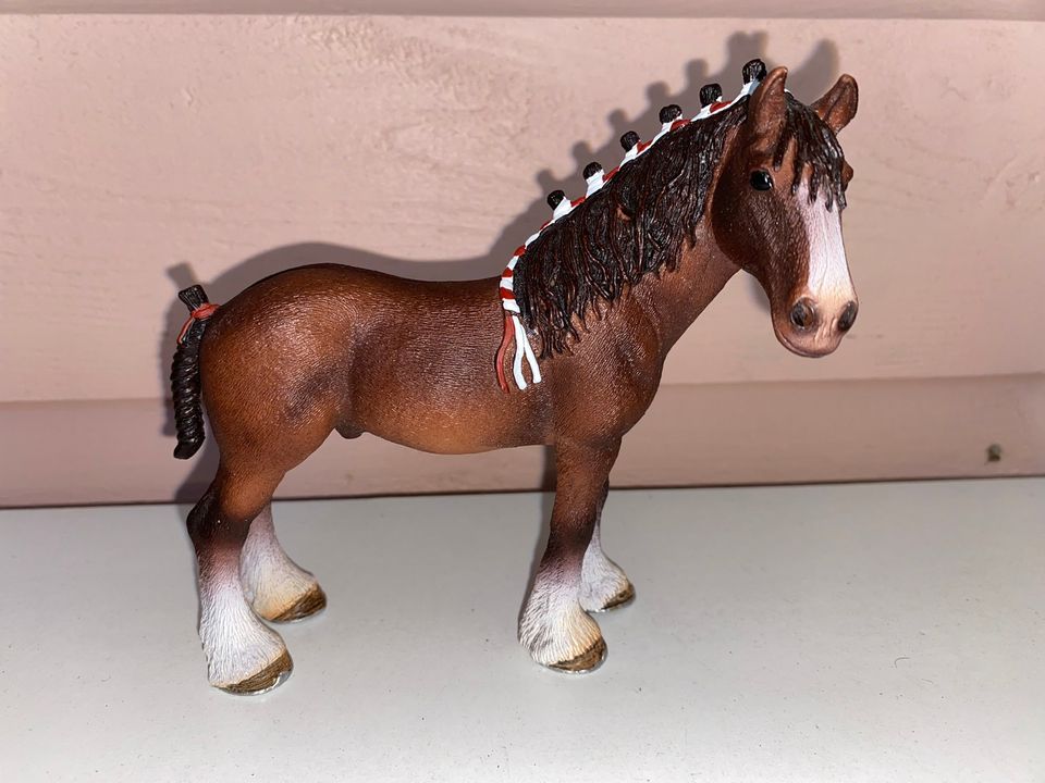 Myydään Schleich hevonen 13808