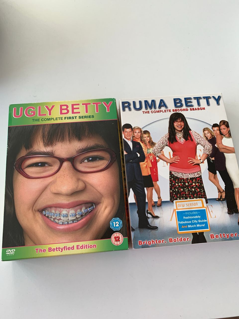 Ugly Betty kaudet 1-2 DVD-boksit