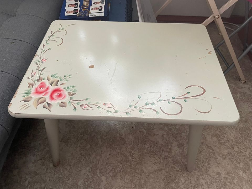 Pöytä