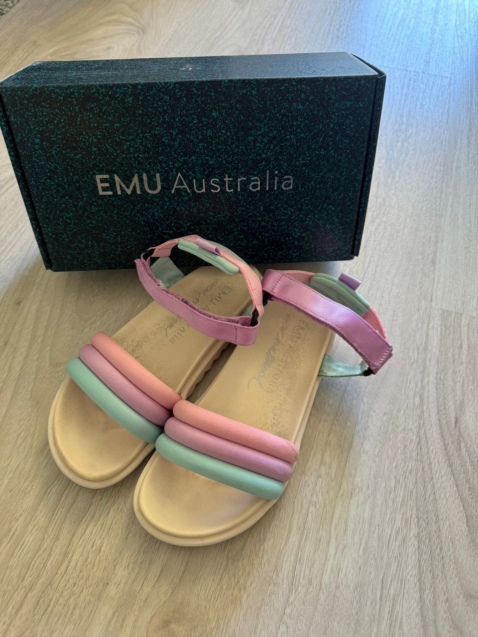 Tyttöjen sandaali EMU Australia koko 33-34