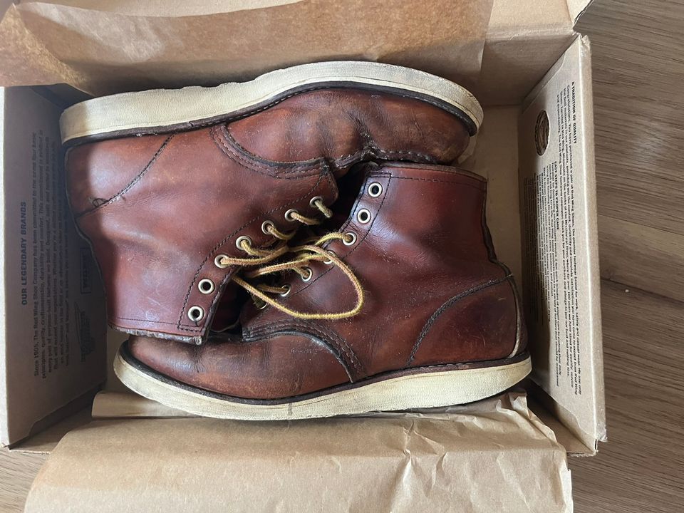 Red Wing boots moc875