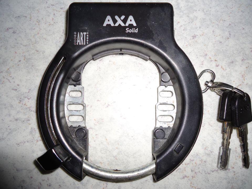 Axa Solid runkolukko