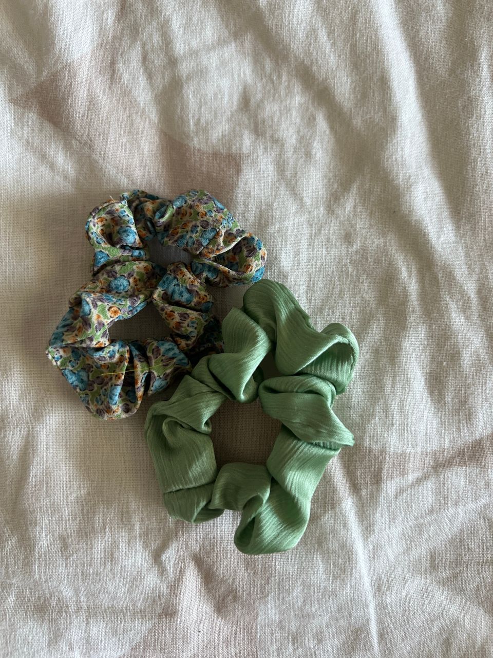 2kpl scrunchie