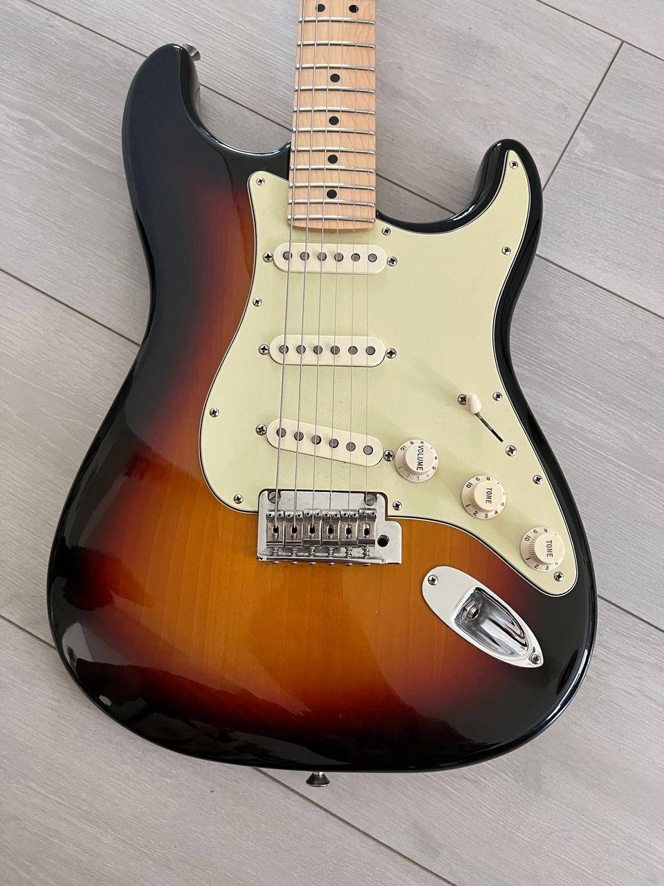 Fender Stratocaster body + osia