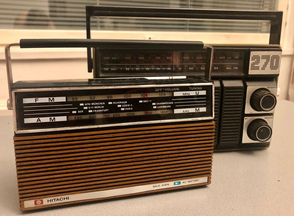 Vanha Hitachi -radio