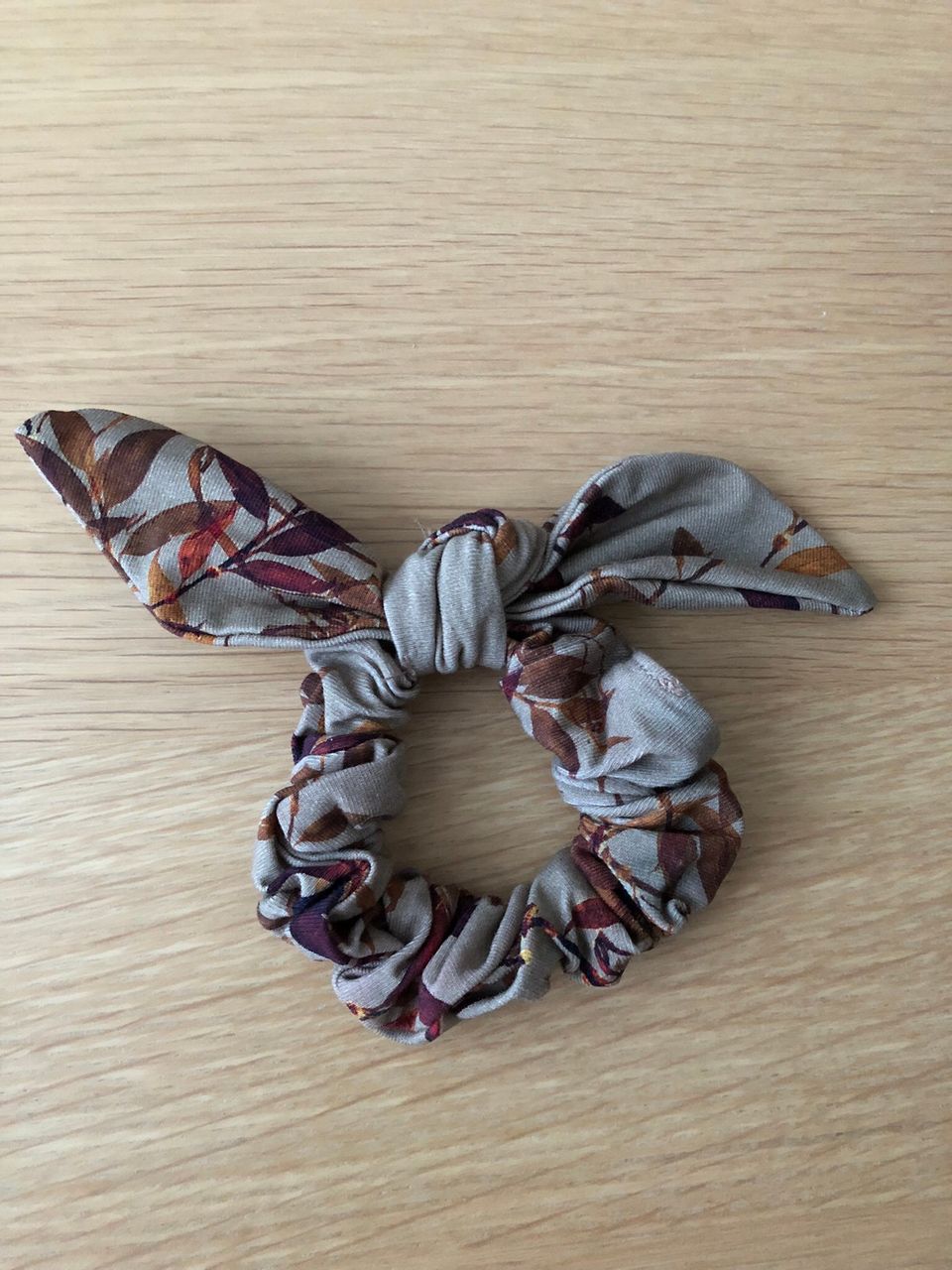 Kaiko autumn leaf scrunchie