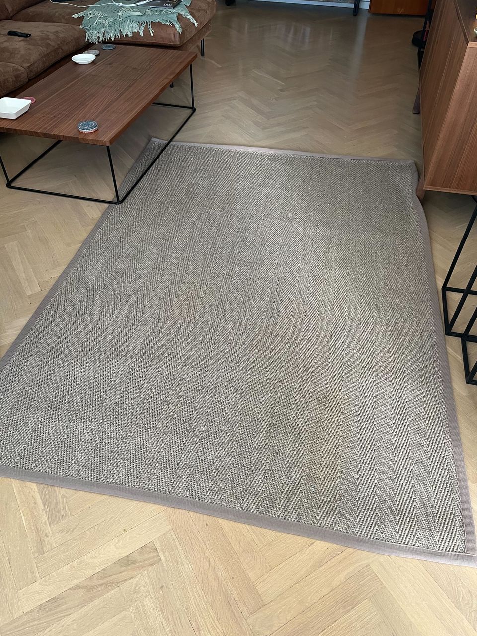 VM Carpet paperinarumatto