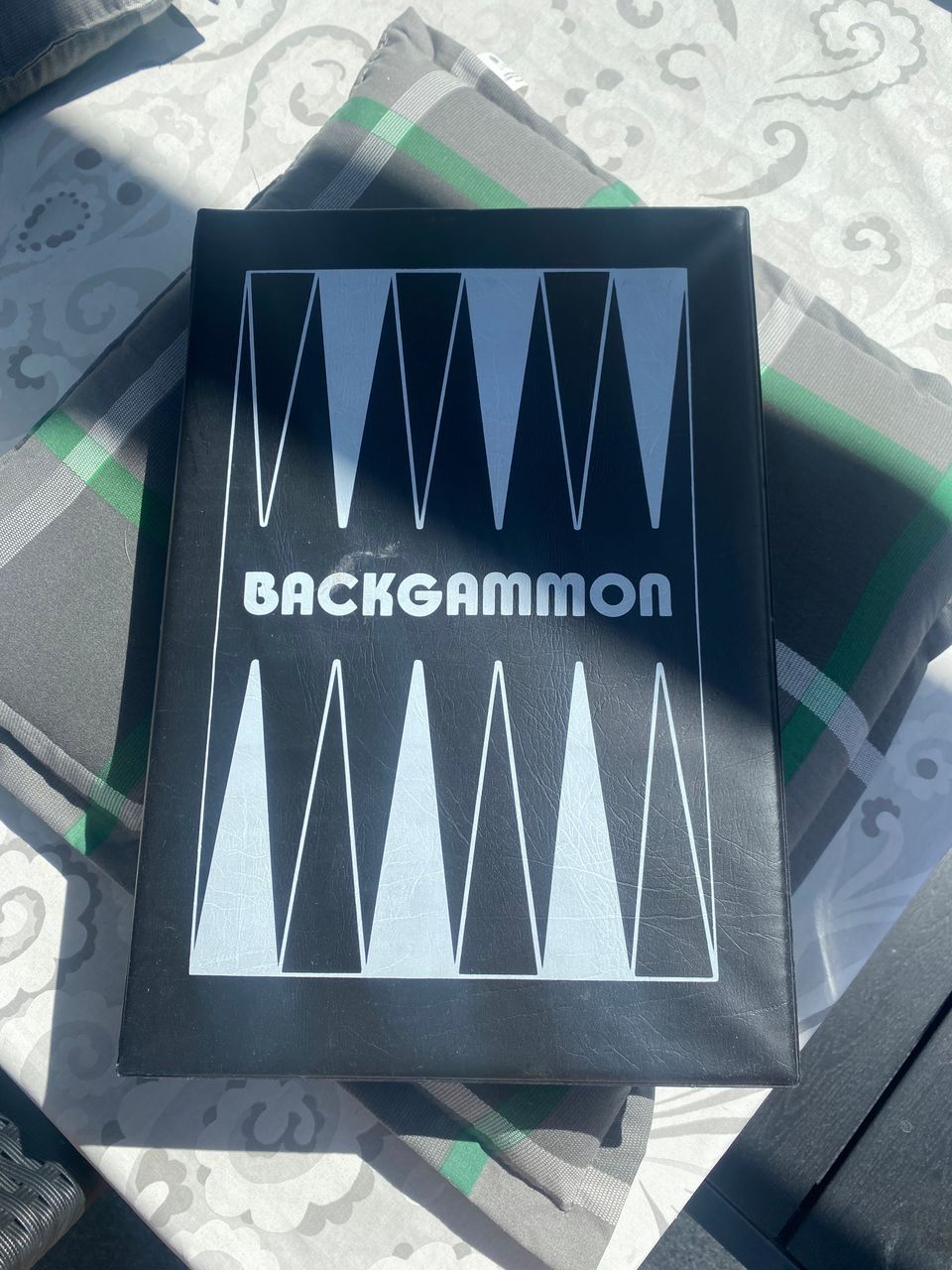 Backgammon peli