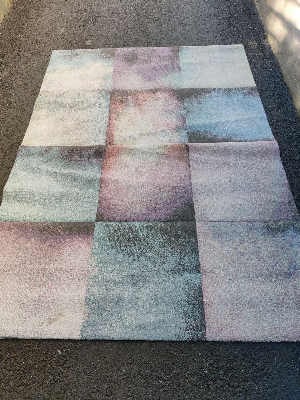 Hyväkuntoinen iso pastellinsävyinen matto 160x230cm