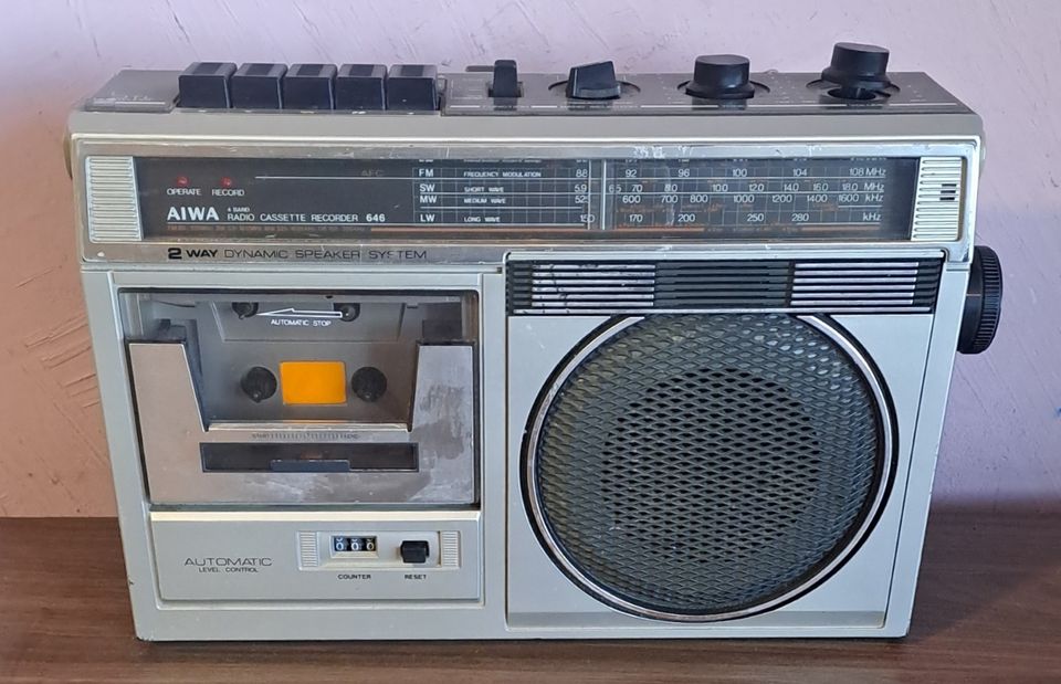 Radio/C-kasettisoitin Aiwa, vintage