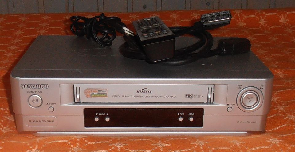 Samsung VHS videonauhuri SV-25IX + kaukosäädin + scart kaapeli