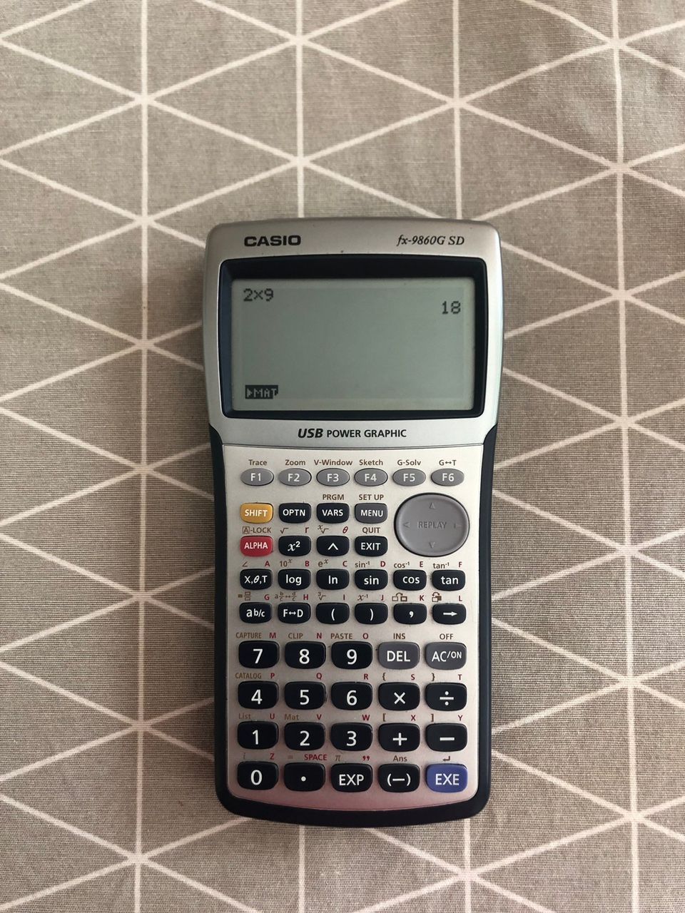 Casio fx-9860G SD graafinen laskin