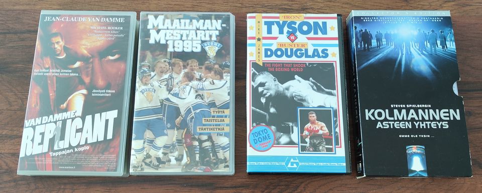 4kpl VHS elokuvia & sport dokumentteja pakettina