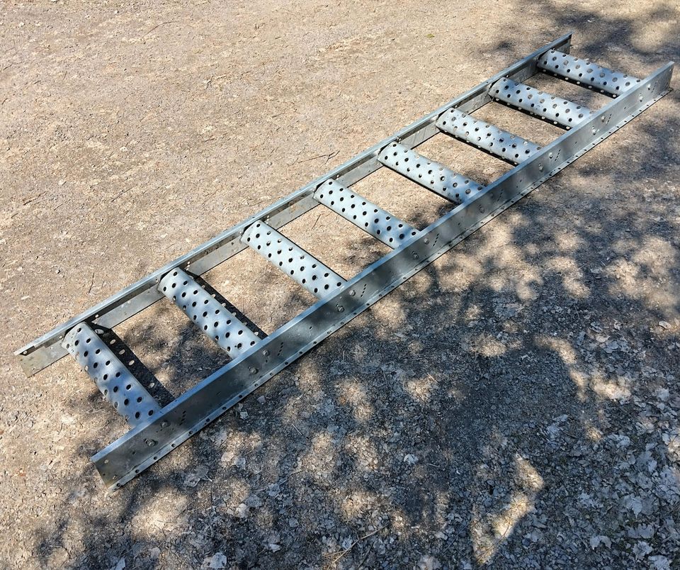Portaat / tikkaat 245 cm säädettävillä askelmilla