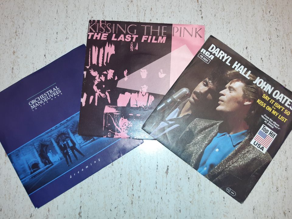 3 x VinylS Oates ManouversInDark KissingThePink