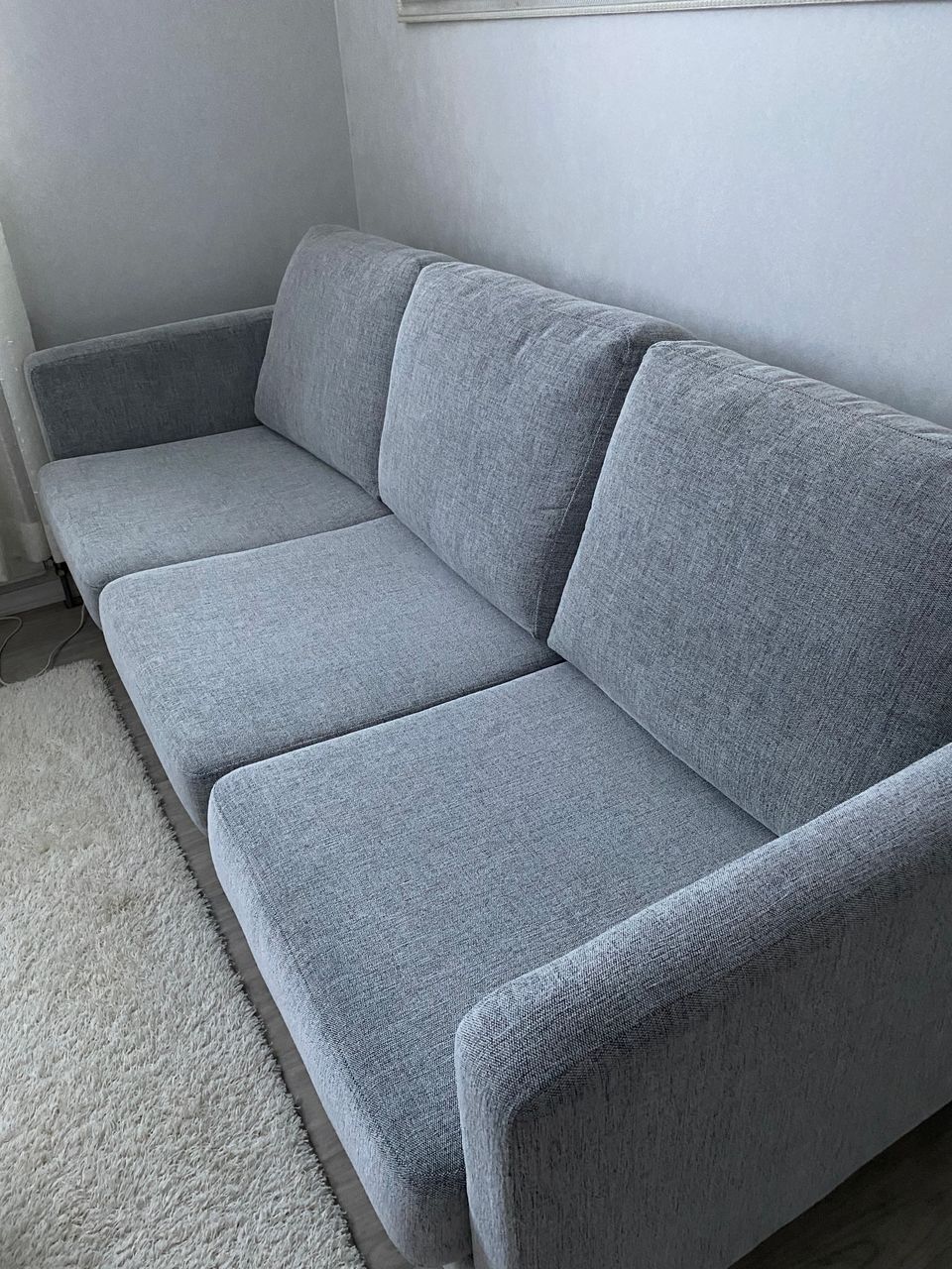 Sohva ja kaksi nojatuolia