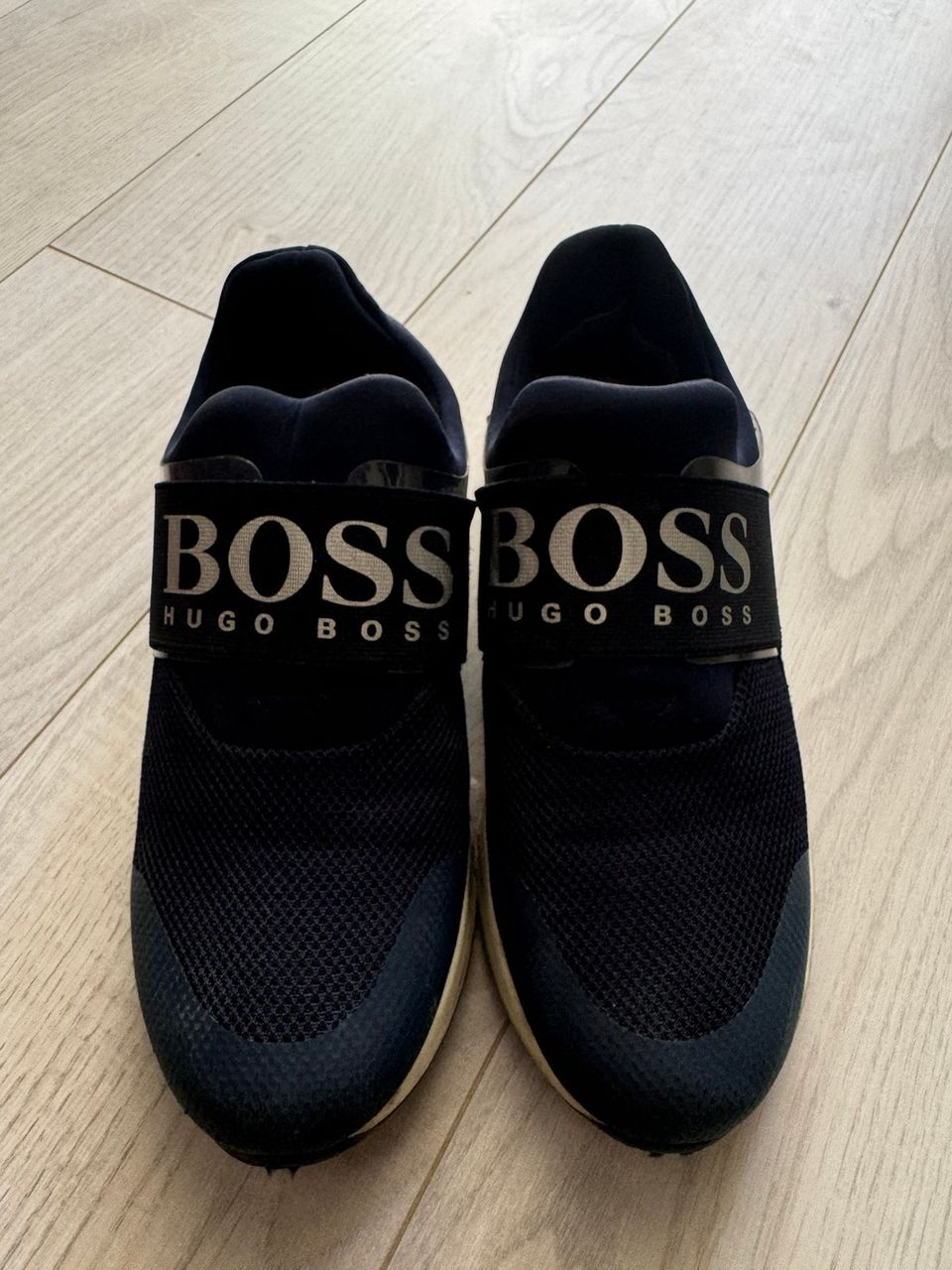 Boss kengät koko 34
