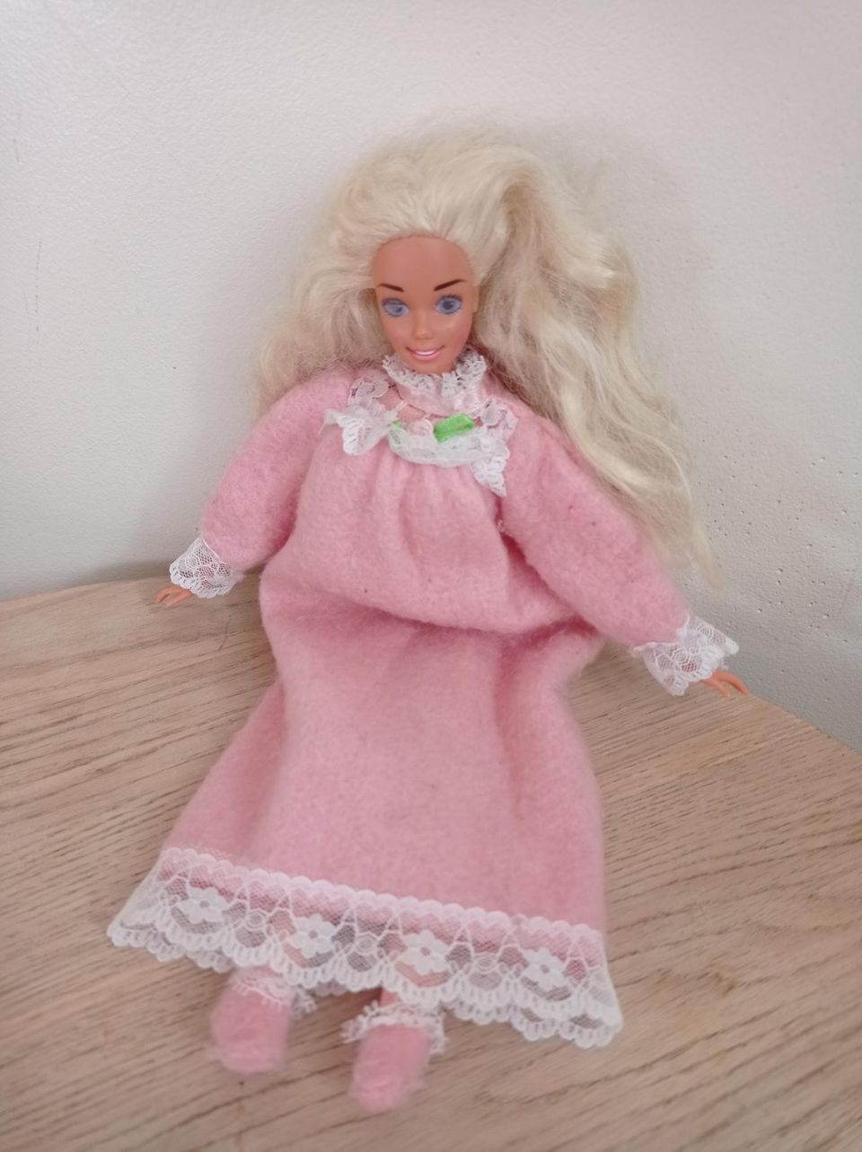 Unibarbie v. 1993 mattel