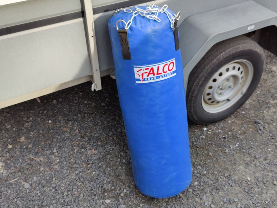 Nyrkkeilysäkki Falco 20 kg