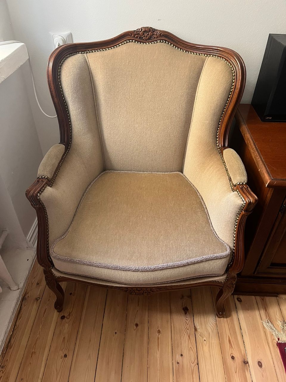 Antiikkinen rokokoo nojatuoli / Antique rococo armchair