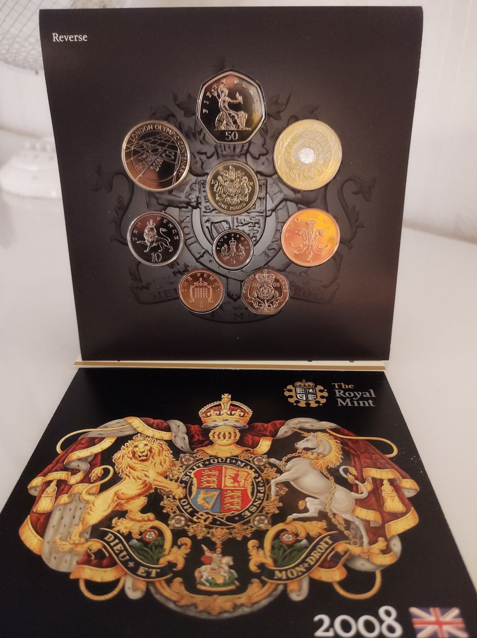 Royal mint queen Elizabeth coin collection 2008