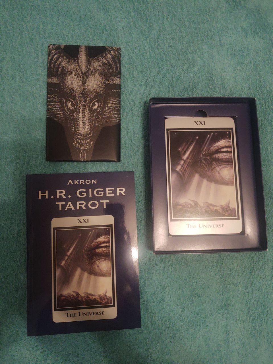 H.R. Giger tarot:The universe