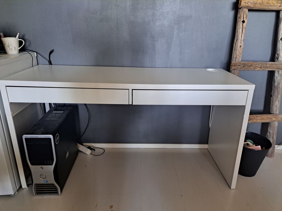 Ikean Micke työpöytä