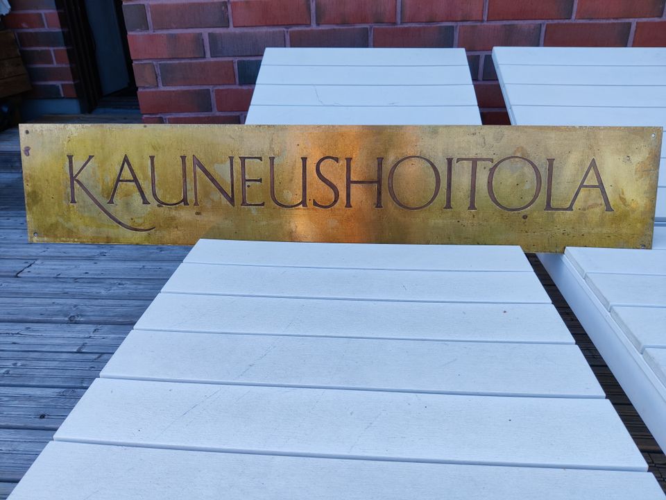 Kauneushoitola kyltti