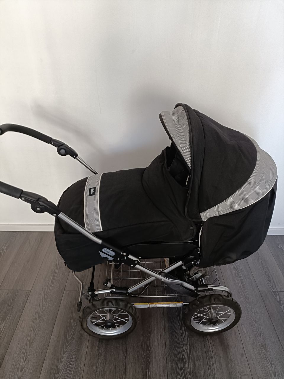 Emmaljunga Duo Combi 3-in-1 + Matkasänky