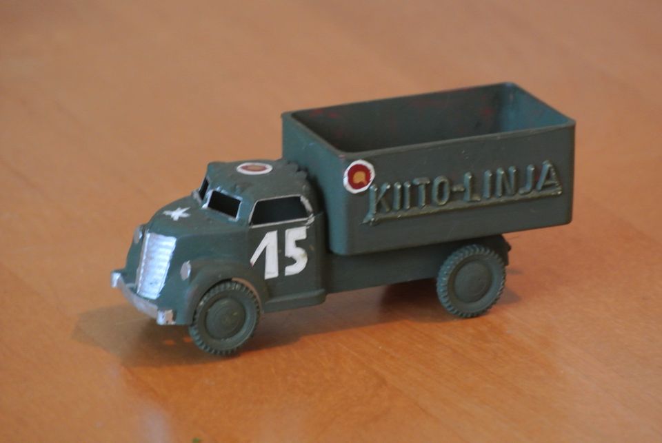 Kiitolinja 12cm 1950-luku kuorma-auto Suomi lelu armeija harvinainen vintage