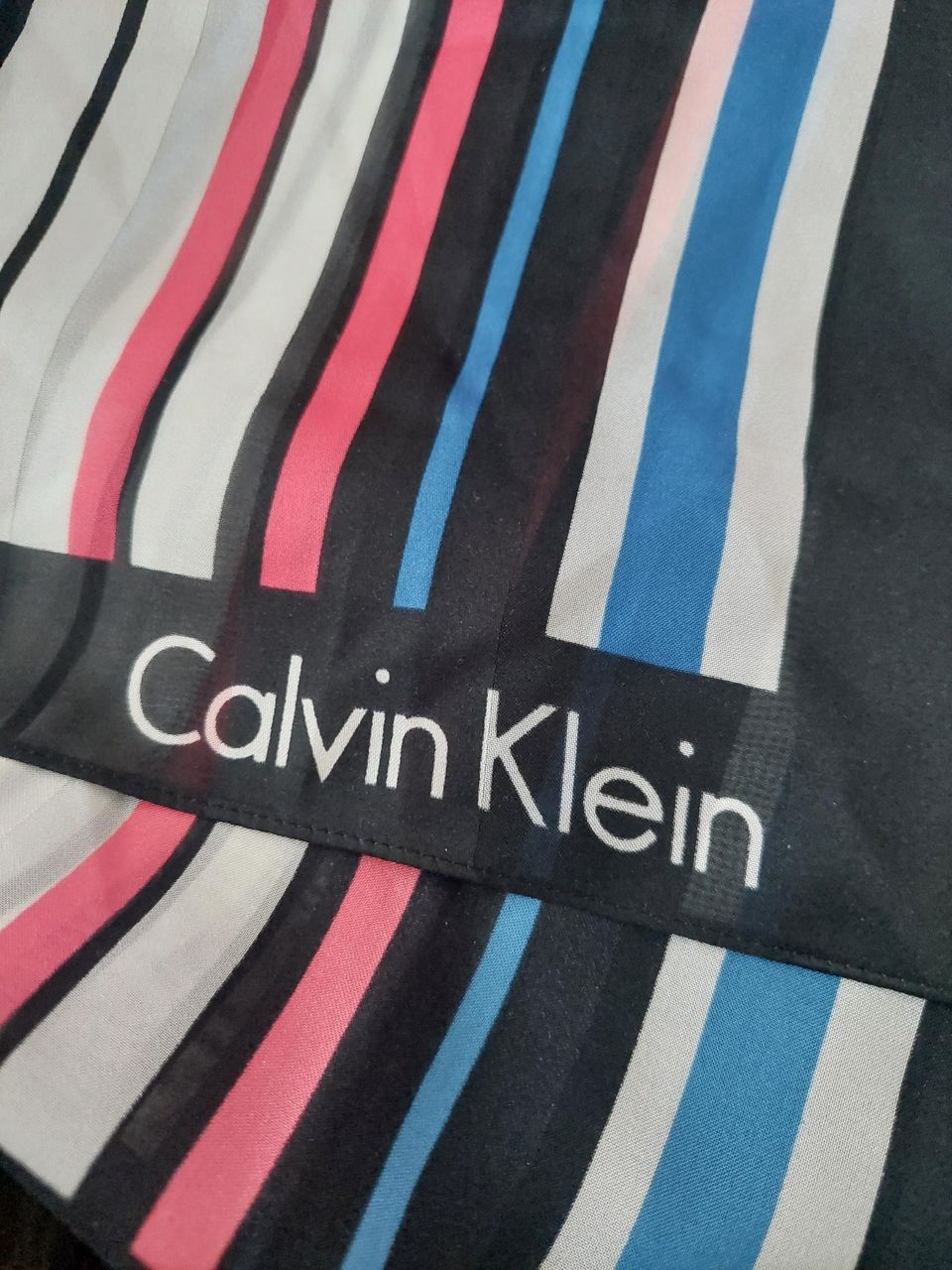 Calvin Klein huivi