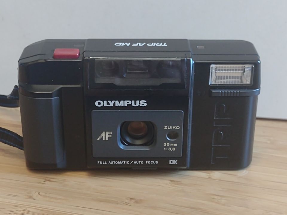 Viisi Olympus filmikameraa