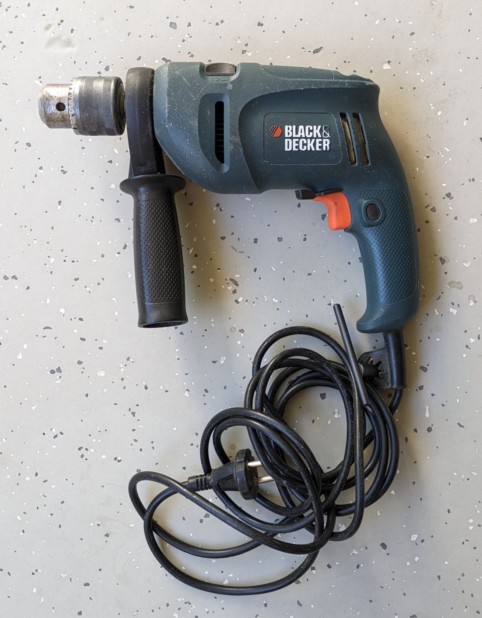 Iskuporakone Black + Decker