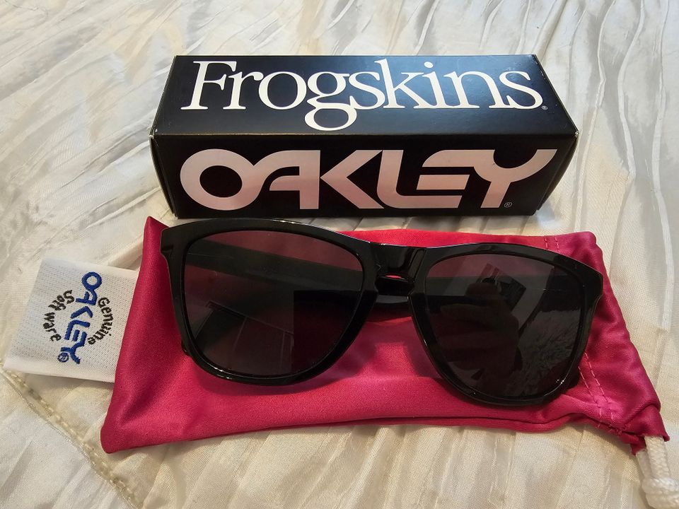 Oakley Frogskins aurinkolasit